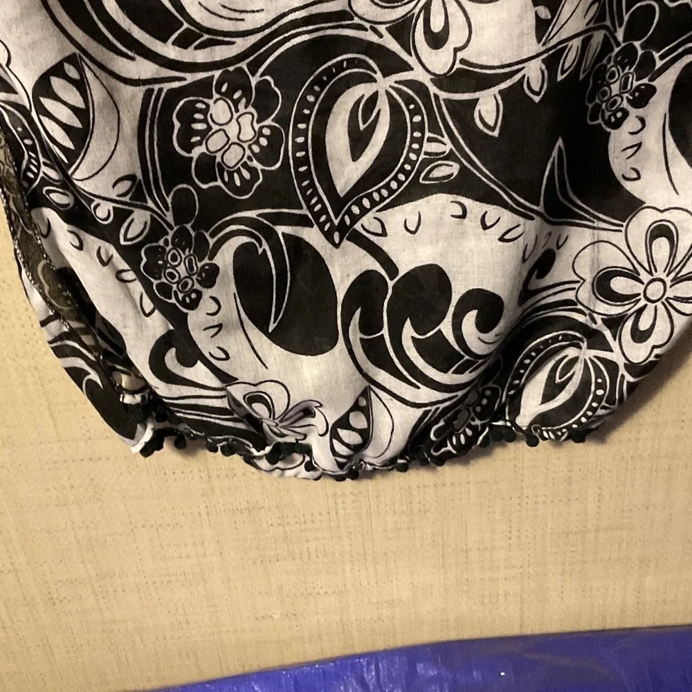 Elegant Black and White Paisley Scarf